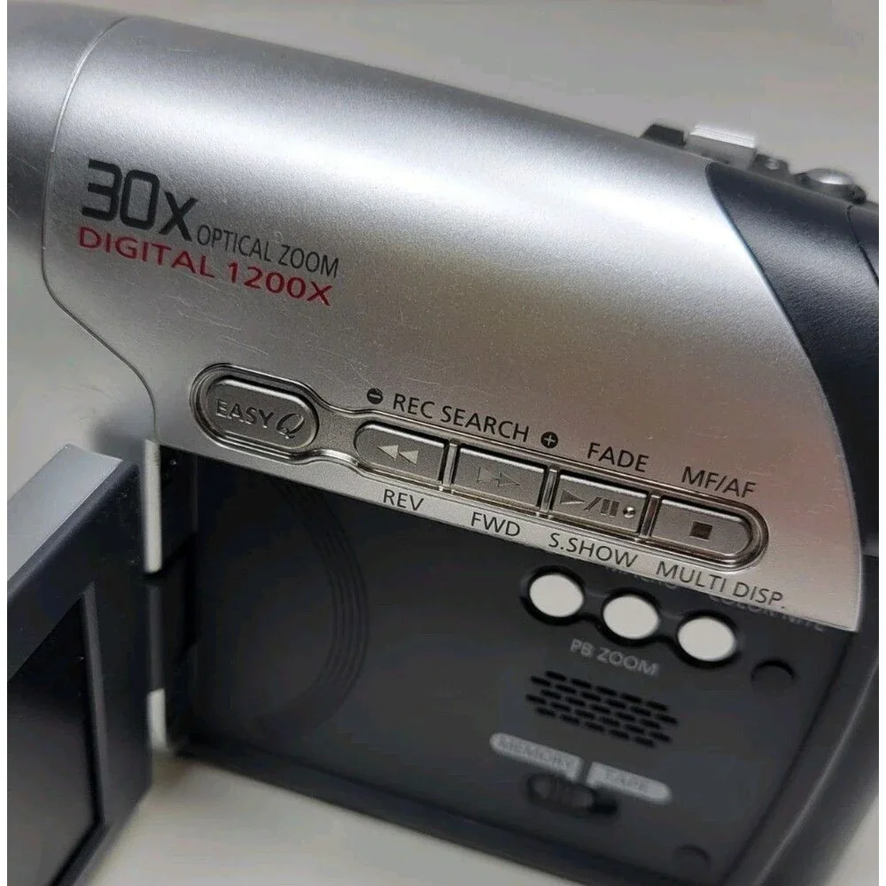 Samsung Camcorder SC-D363 Mini DV Silver 30x Optical Zoom Digital 1200X Working